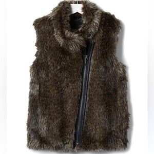 Banana Republic Luxe Faux-Fur Vest - Dark Brown. Front pockets. Size M.
